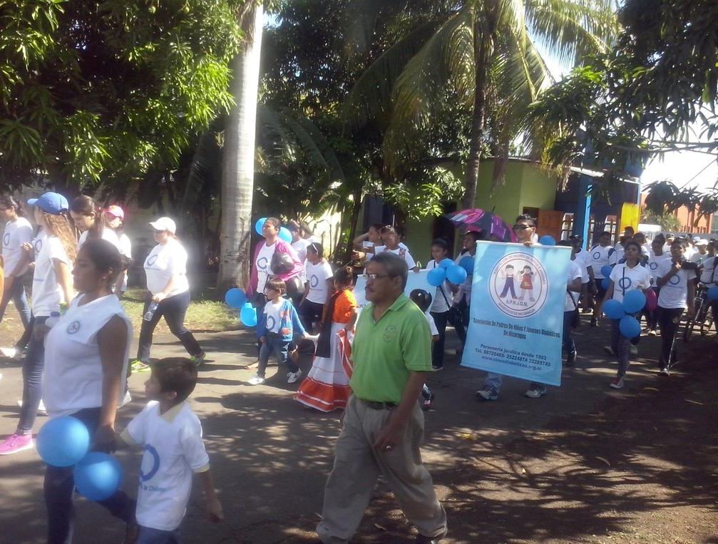 Niños y adultos mayores celebran día mundial de la diabetes