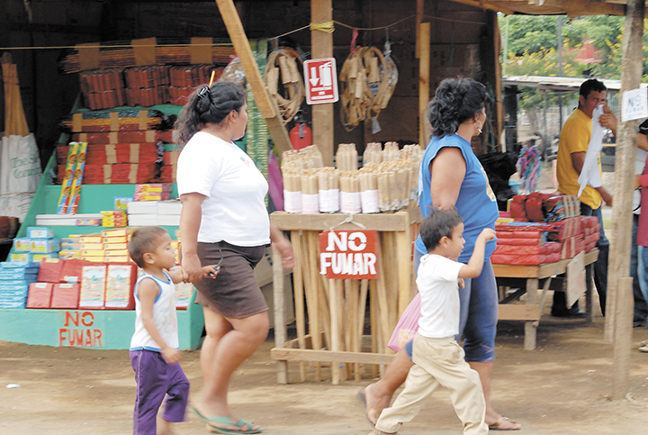 No pongan pólvora en manos de niños