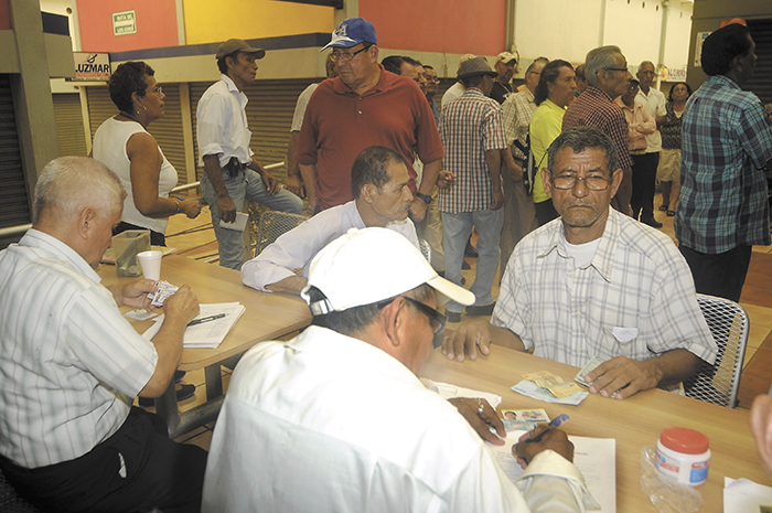 Jubilados se organizan