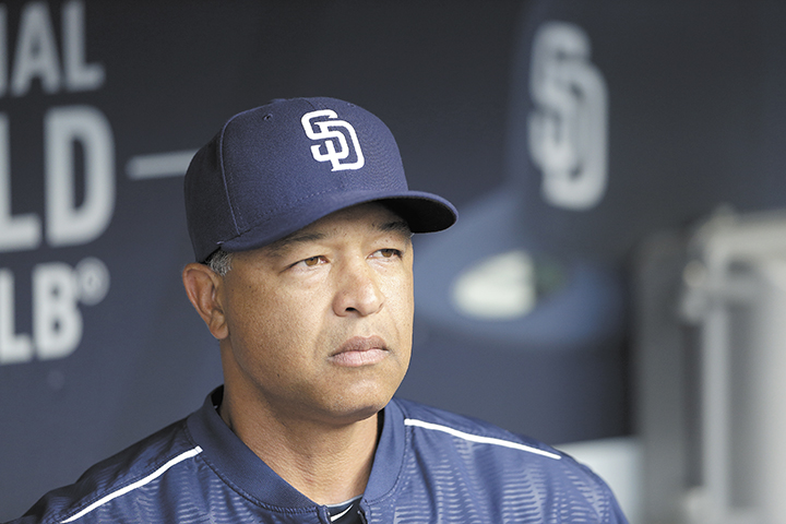 Dave Roberts tiene siete vidas, el presidente de Dodgers lo