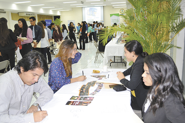 Unicit te conecta al mundo laboral