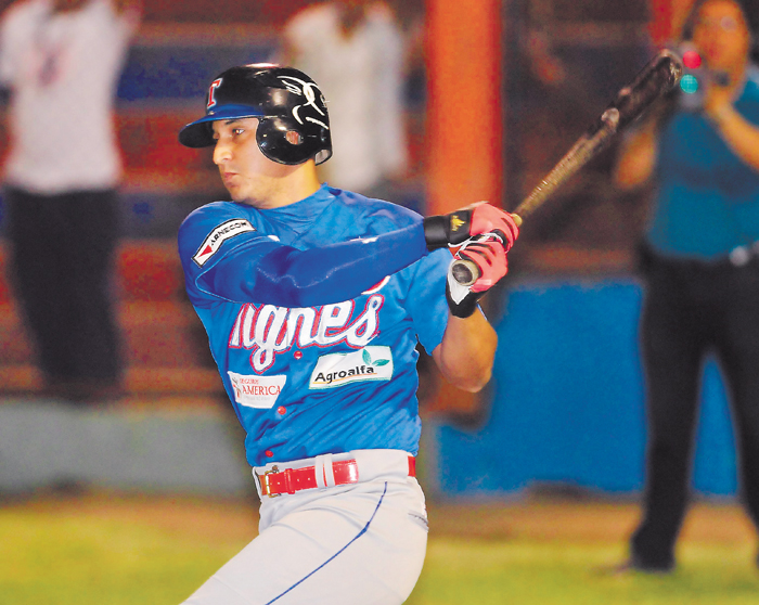 Ronald Garth líder de bateo con .323