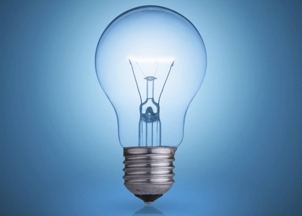 El Salvador bajará 15% la tarifa de energía en 2016