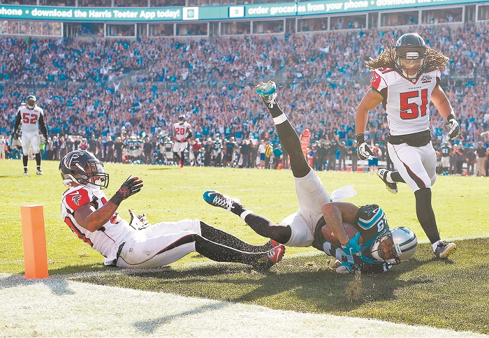 Panthers se ganan descanso en primer ronda de finales de la NFL