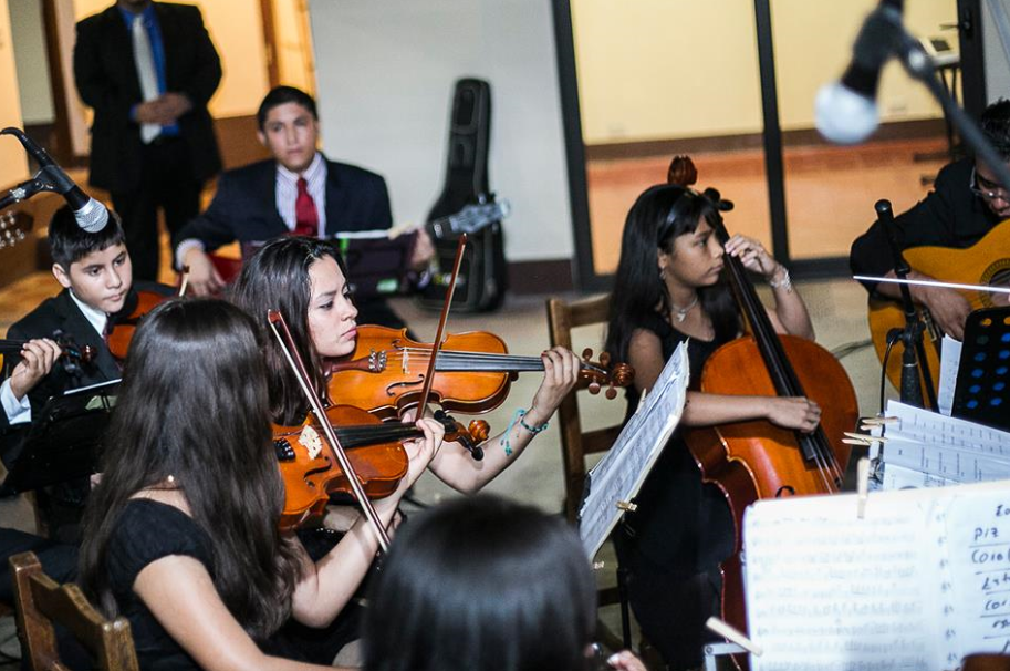 Orquesta Lizandro Ramírez presenta concierto navideño en Masatepe con  jóvenes talentos