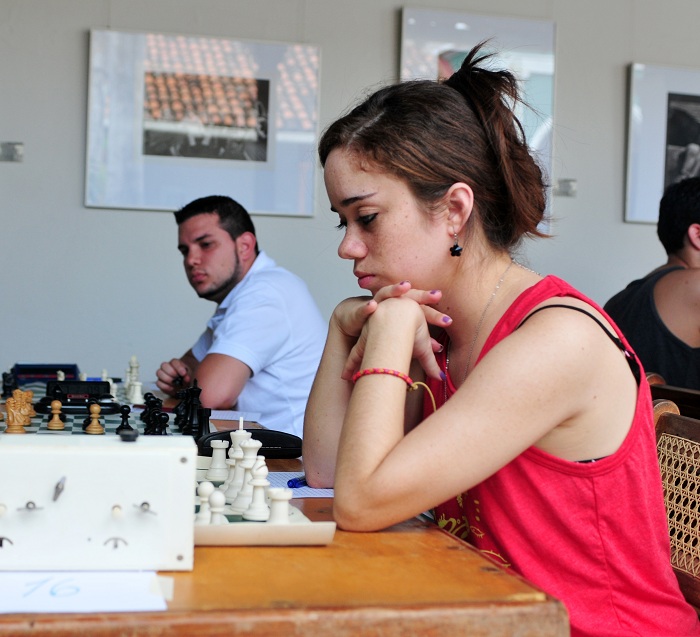 Torneo de ajedrez en Granada se pone intenso