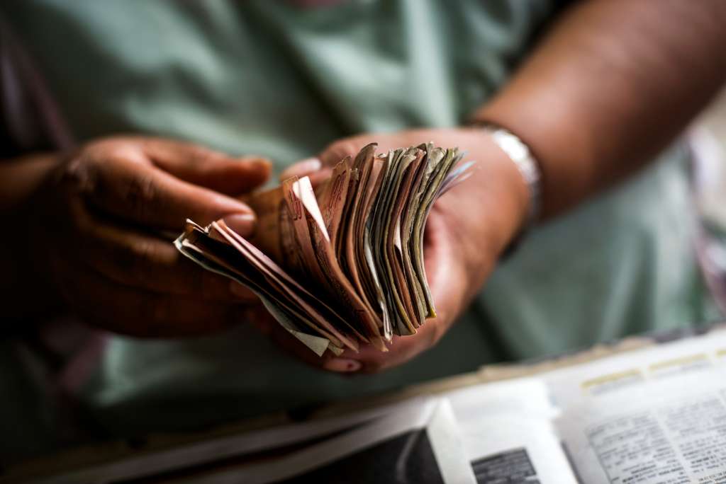 Empresarios hondureños se oponen a ajuste salarial