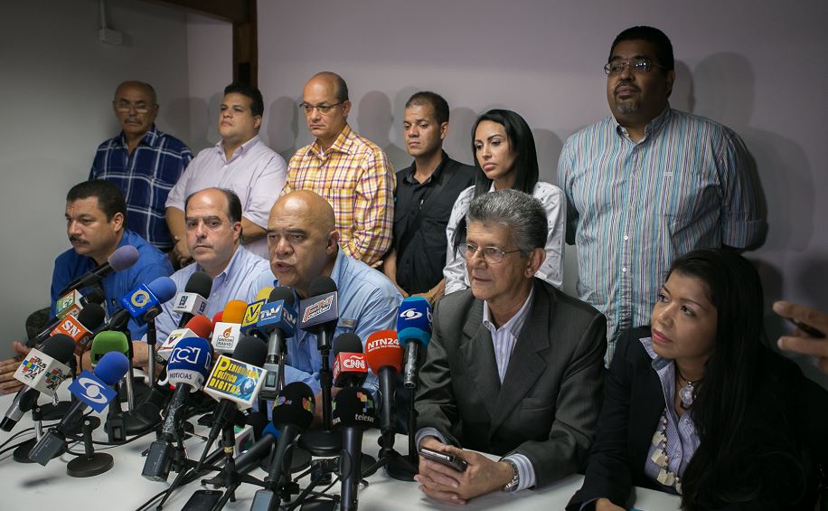 Supremo venezolano suspende proclamación de tres diputados opositores