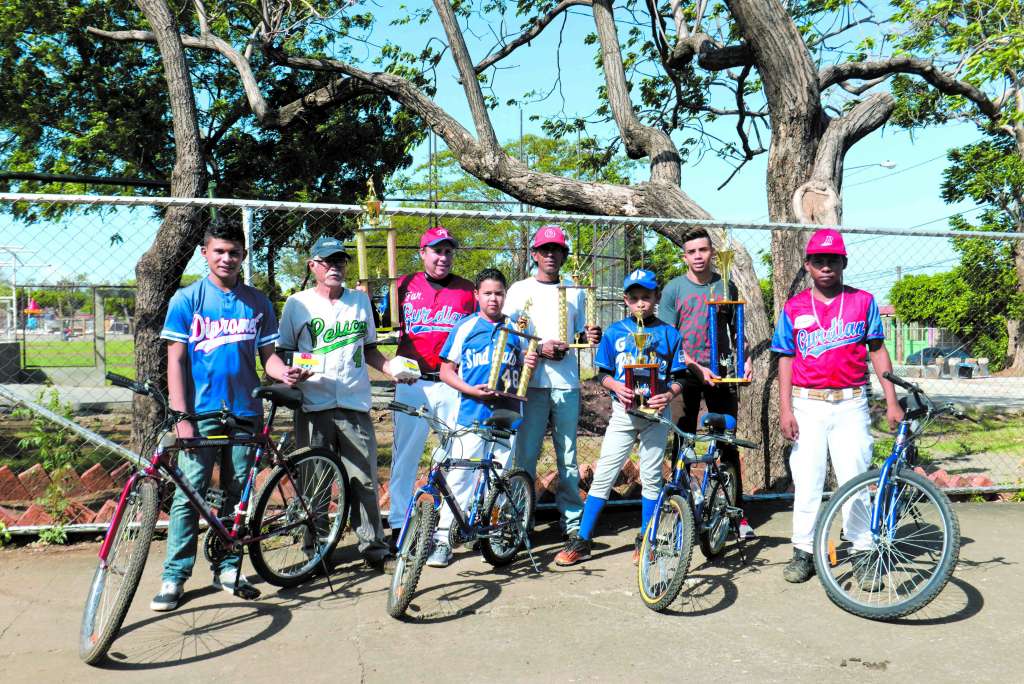 Liga de Beisbol Denis Martínez  premia a jugadores destacados