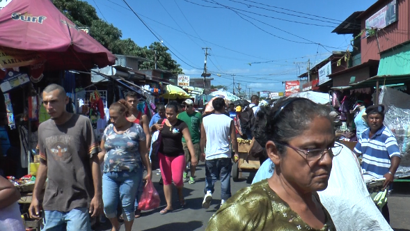 Reordenamiento y reforzar seguridad en el Mercado Oriental uno de los principales proyectos para el 2016