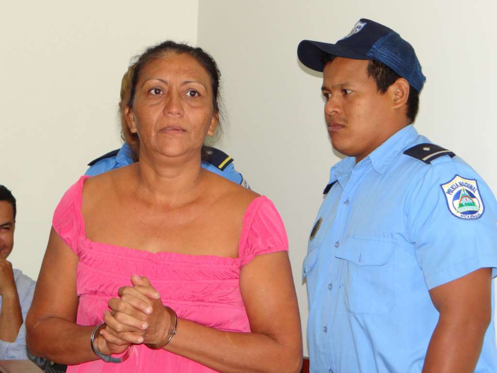 Acuchilla a su consuegra