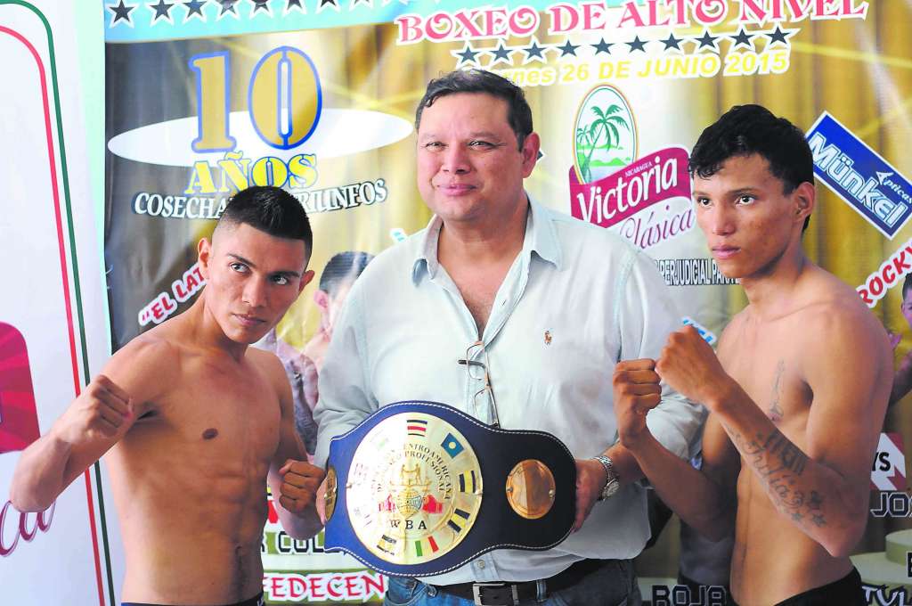 “El Gallo” Estrada se lesiona y aplaza pelea ante Crístofer González