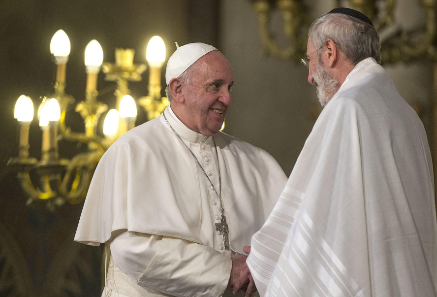 El papa en la sinagoga de Roma: la violencia se contradice con la religión
