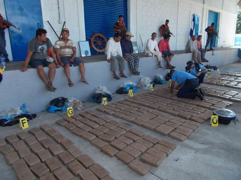 Ejército de Nicaragua detiene a ocho extranjeros con droga