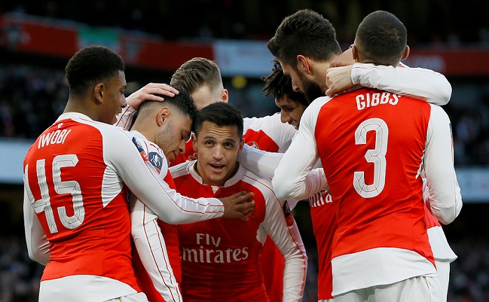 Alexis Sánchez guía al Arsenal a quinta ronde de Copa de la FA