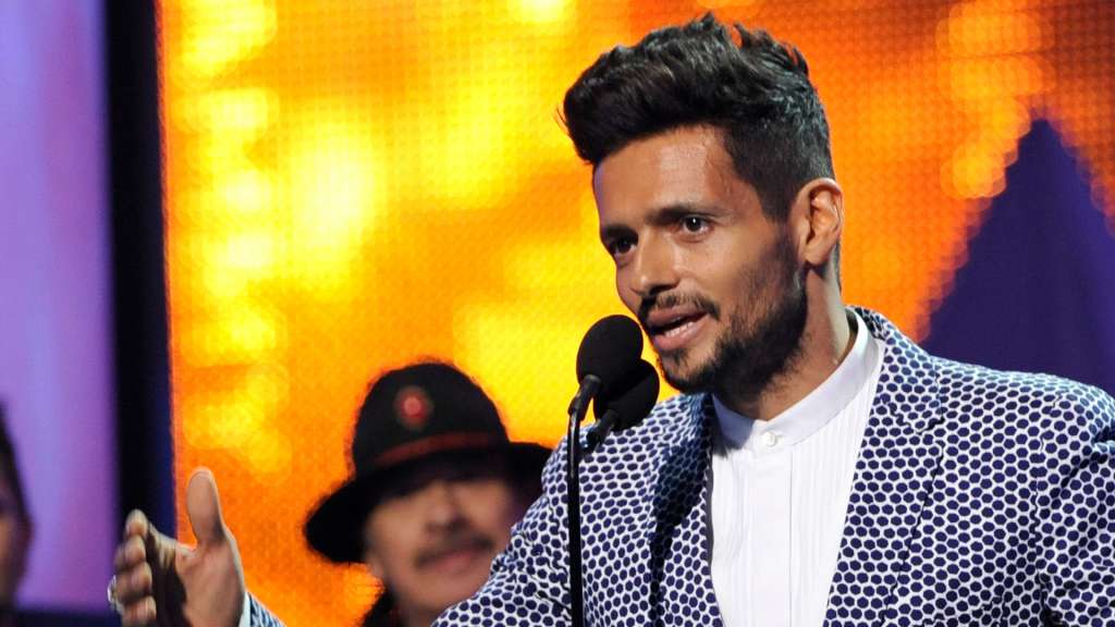 Draco Rosa le hizo una contribución al mundo con su libro de plantas