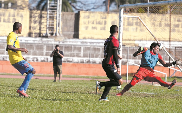 Walter Ferretti venció 3-0 a la UNAN en futbol nica