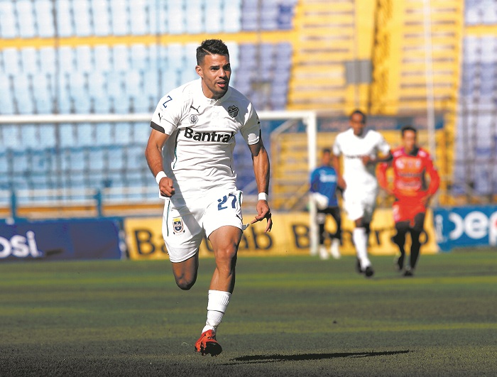 Juan Barrera anota su primer gol en el futbol guatemalteco