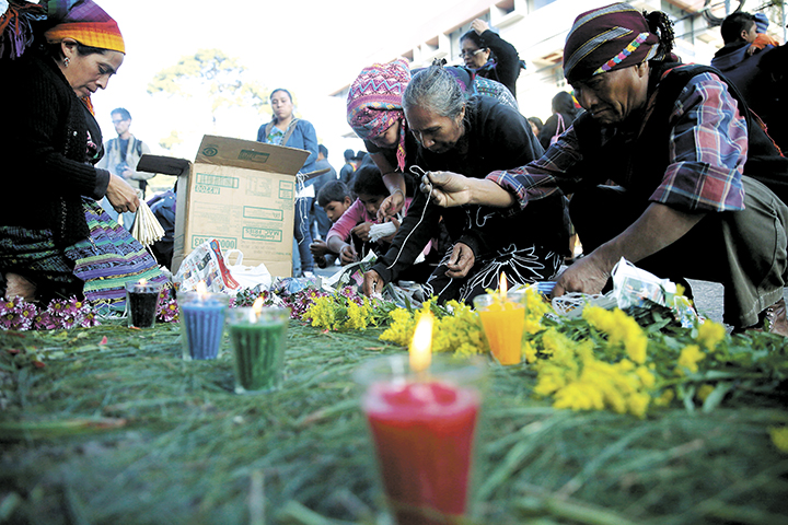 En Guatemala recuerdan a víctimas en quema de Embajada