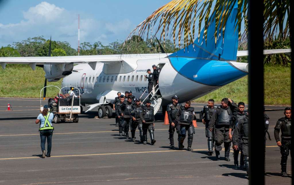Tensión en pista aérea de Corn Island