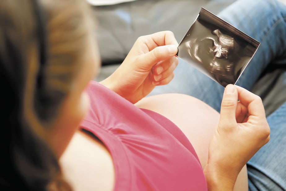 Confirman primer caso de zika en una mujer embarazada en Ecuador