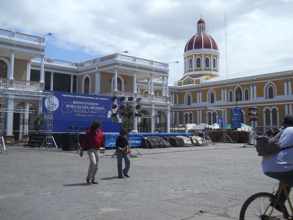 Alcaldía autoriza ocupar espacios para Festival de Poesía
