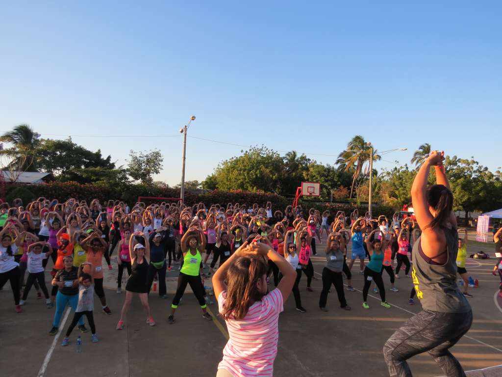 Zumbatón a beneficio de niños del Hogar Zacarías Guerra.