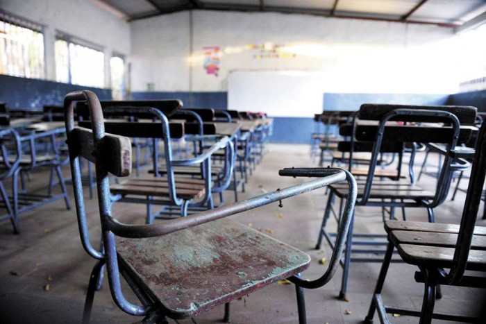 Año Escolar 2016: Pupitres no fueron suficientes