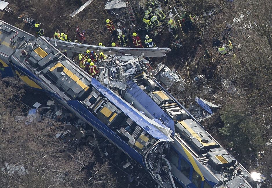 Al menos nueve muertos en un choque de trenes en Alemania