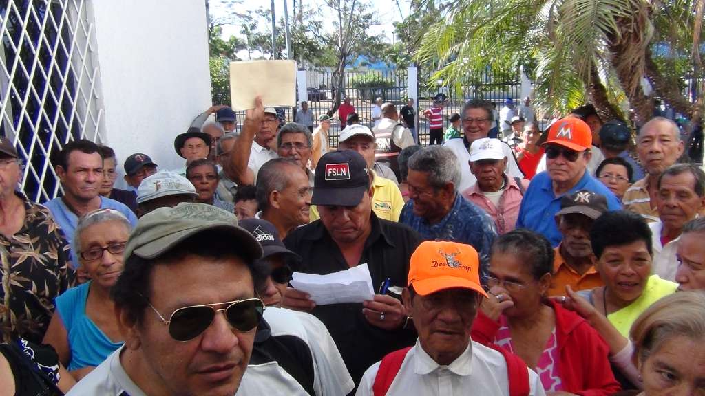 Adultos mayores anuncian primera marcha del año.