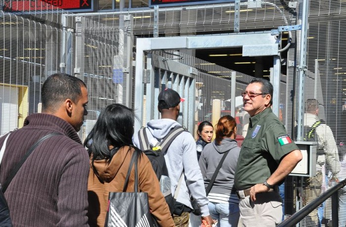 Grupo de cubanos llega a Nuevo Laredo