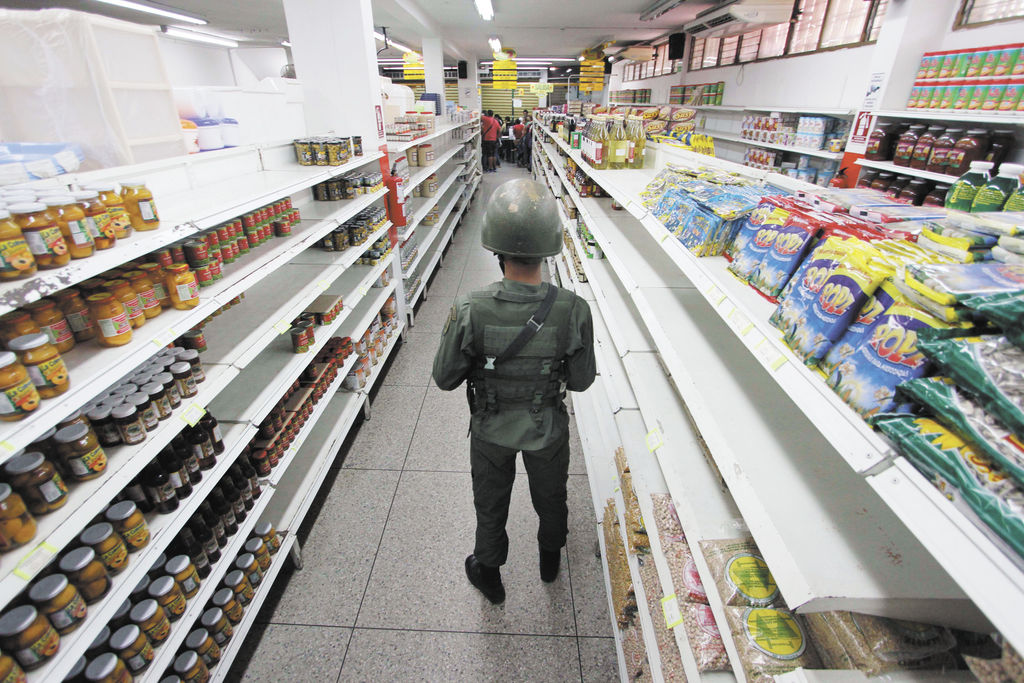 Centros comerciales venezolanos deberán racionar electricidad