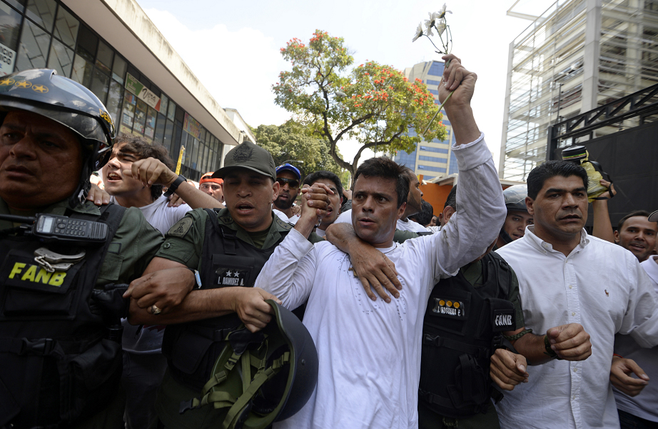 Padre de Leopoldo López acusa a Zapatero de apoyar a un “gobierno dictatorial”