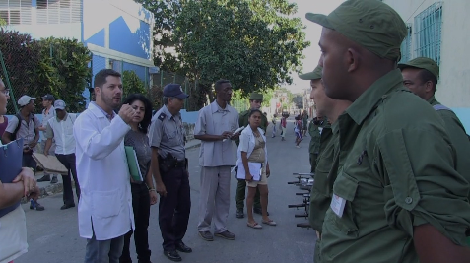Ejército de Cuba batalla contra el zika