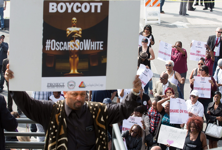 Gala de los Óscar empieza con pequeña protesta por falta de diversidad