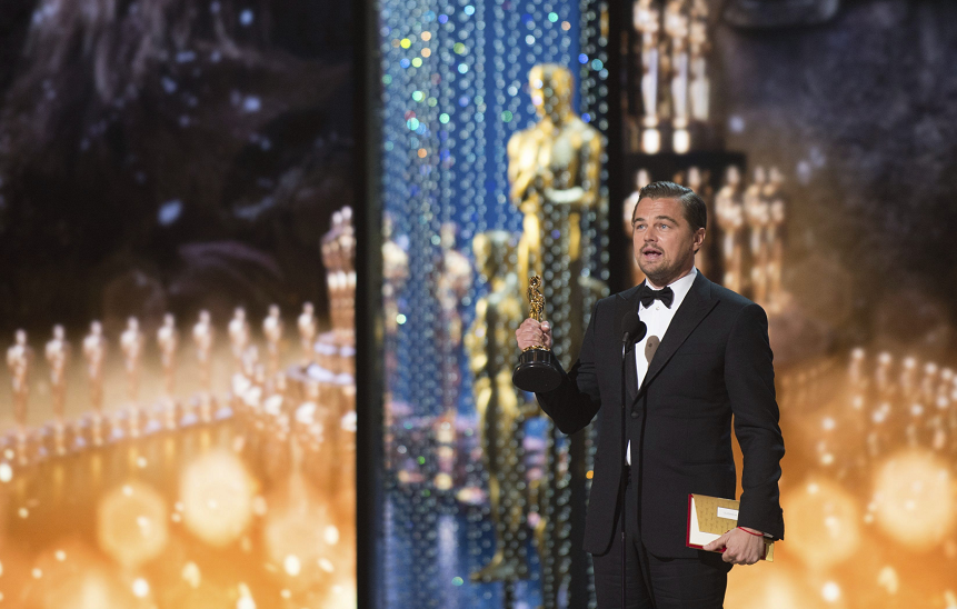 Iñárritu y DiCaprio se llevan el Óscar a su casa
