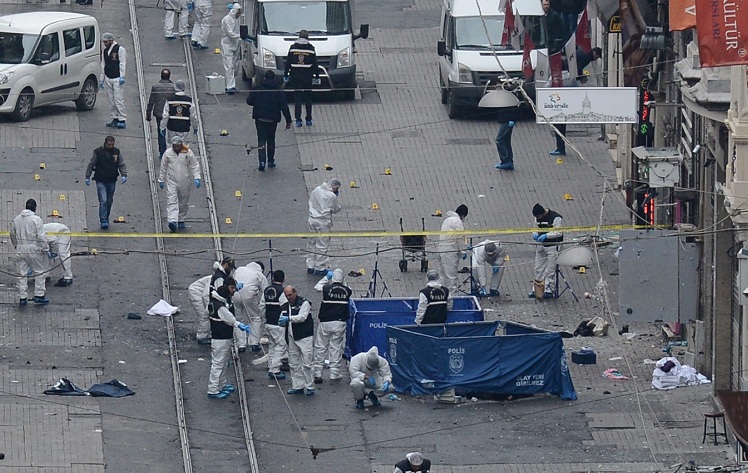 Cinco muertos y al menos 20 heridos en atentado suicida en Estambul