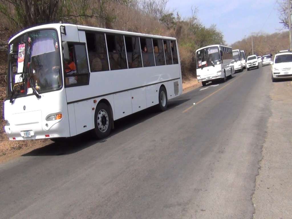 400 Buses destinados para trasladar a pobladores a balnearios