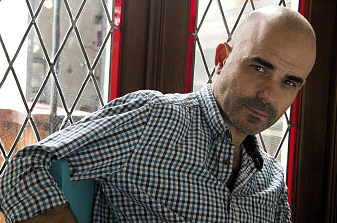 El argentino Eduardo Sacheri gana el Alfaguara con «La noche de la usina»