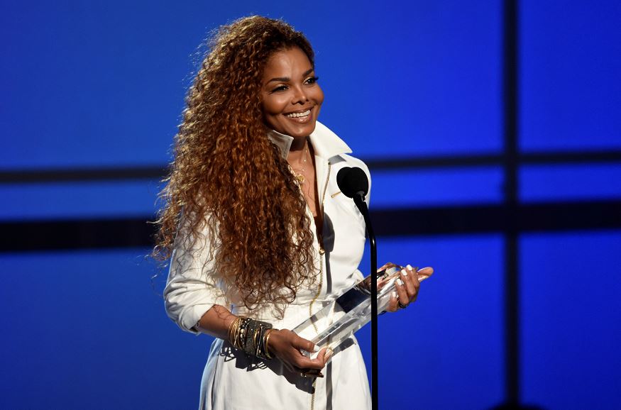 Janet Jackson suspende gira por planes familiares