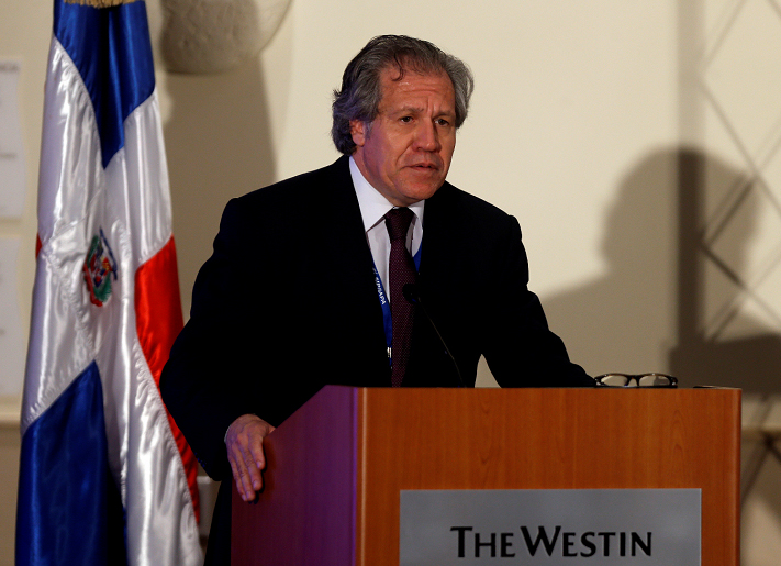 Luis Almagro se pronuncia a favor de la democracia