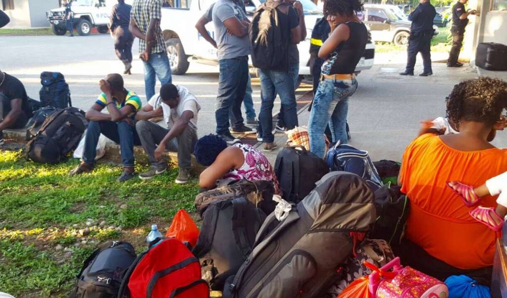 Costa Rica escolta y deja en frontera nicaragüense a migrantes provenientes de África y Asia, ¿Qué hace Nicaragua con ellos?