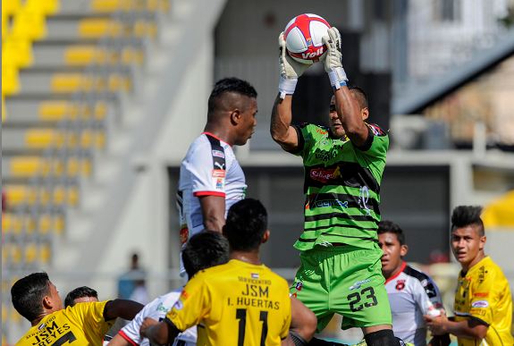 Justo Lorente será el portero titular en la Copa Oro