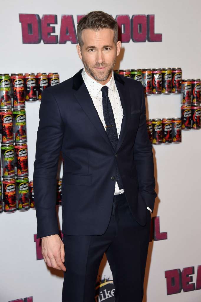 Actor Ryan Reynolds recuerda en Facebook a niño fallecido por cáncer