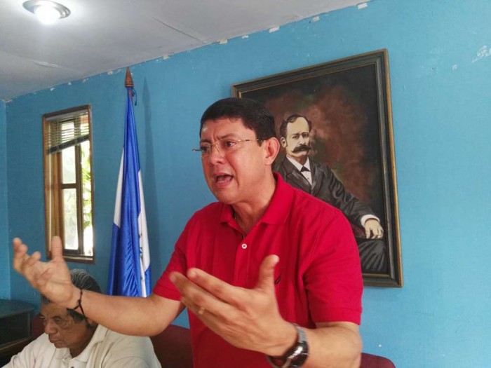 El PLC ratifica a Miguel Rosales como presidente del partido