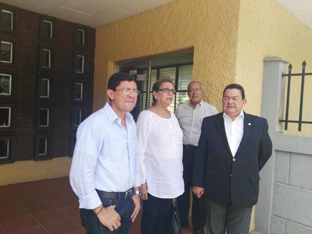 PLC dobla brazo a Miguel Rosales