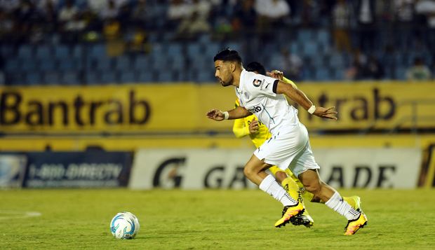 Comunicaciones de Juan Barrera toma ventaja en la semifinal