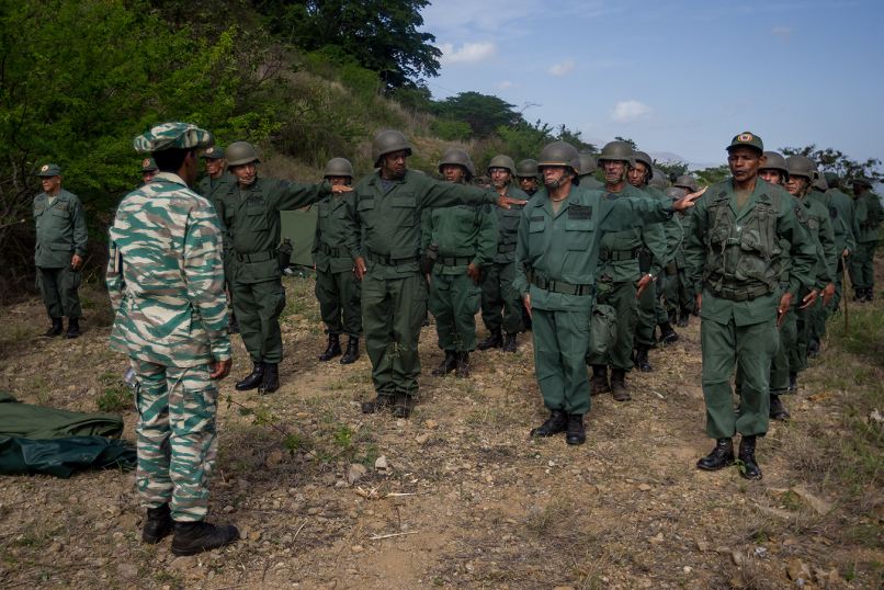Venezuela inicia maniobras militares ordenadas por Maduro