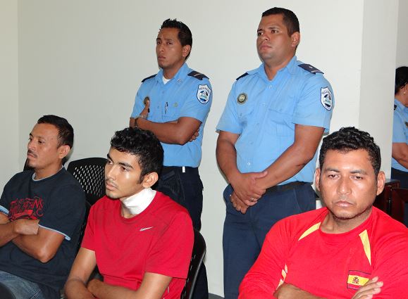 Droga en finca cercana al mar