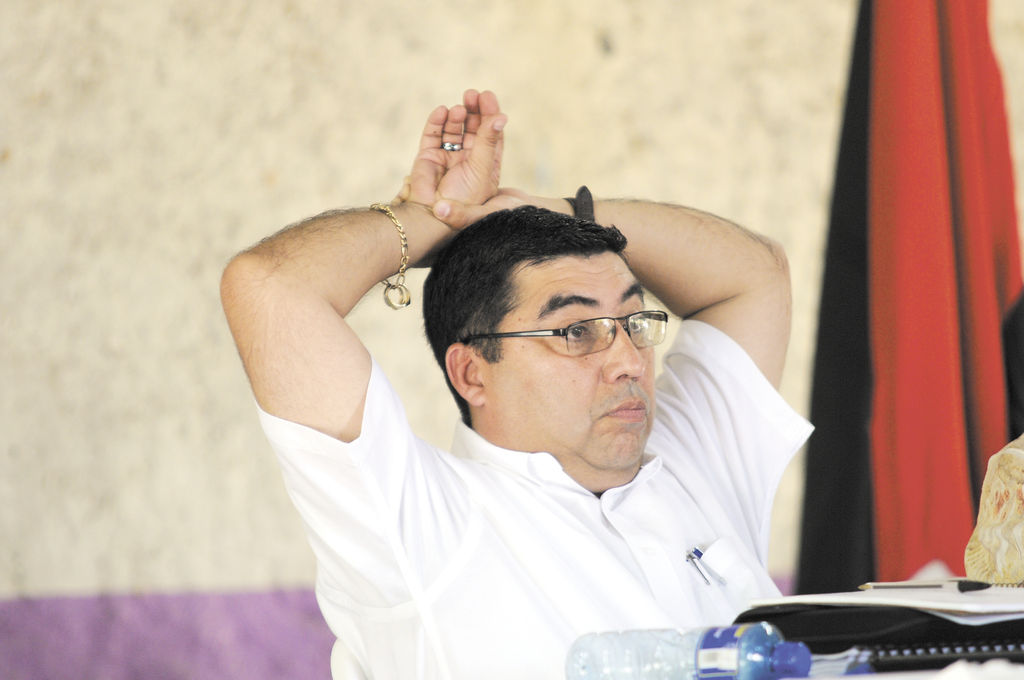 Enrique Armas evita comentar sobre altares de la avenida bolivar